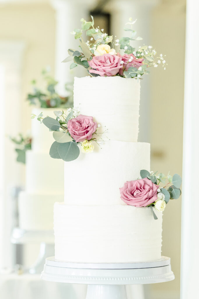 wedding cake at vizcaya wedding venue captured by a sacramento wedding photographer